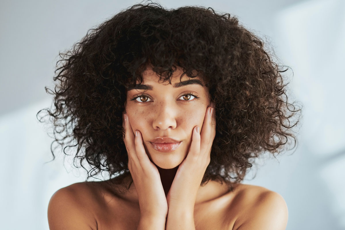 Woman with no more acne in Palo Alto after her treatment.